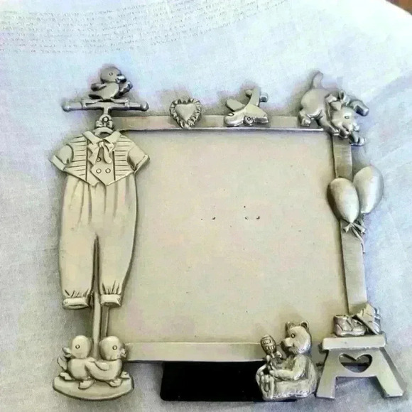 Baby pewter picture frame - Picture 1 of 7